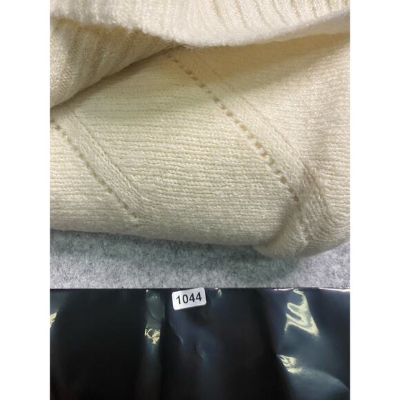 Women's sweater M Turtleneck cottagecore Classic preppy Elegant minomalist NYC - Picture 9 of 9